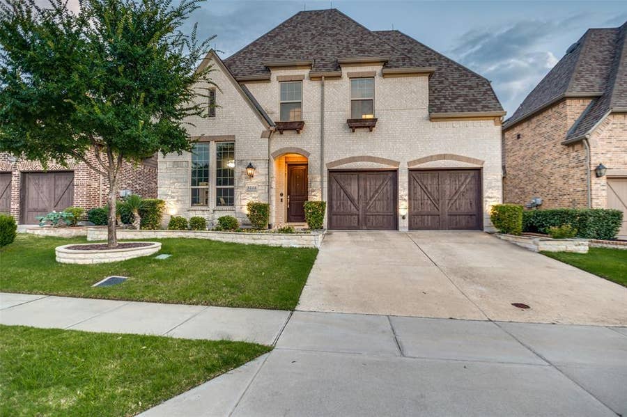 Property photo for 3224 Balcones Drive, Irving, TX