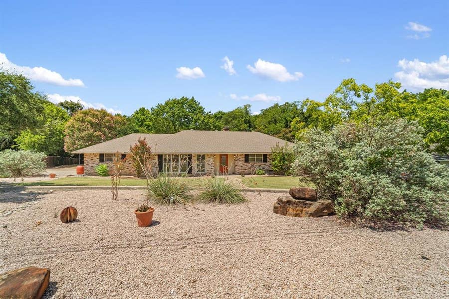 Property photo for 608 Catalina Drive, Waco, TX