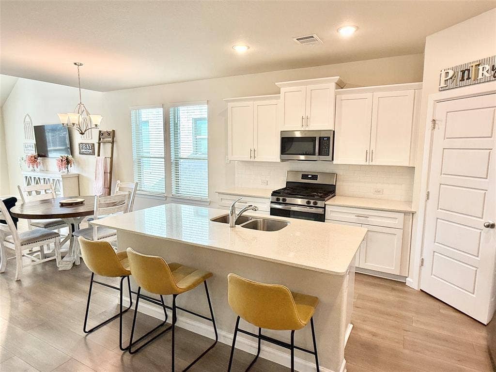 603 Hazeltine Road, Red Oak, TX 75154 603 Hazeltine Road, Red Oak, TX 75154