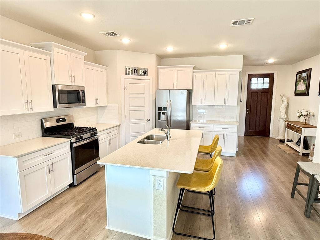 603 Hazeltine Road, Red Oak, TX 75154 603 Hazeltine Road, Red Oak, TX 75154