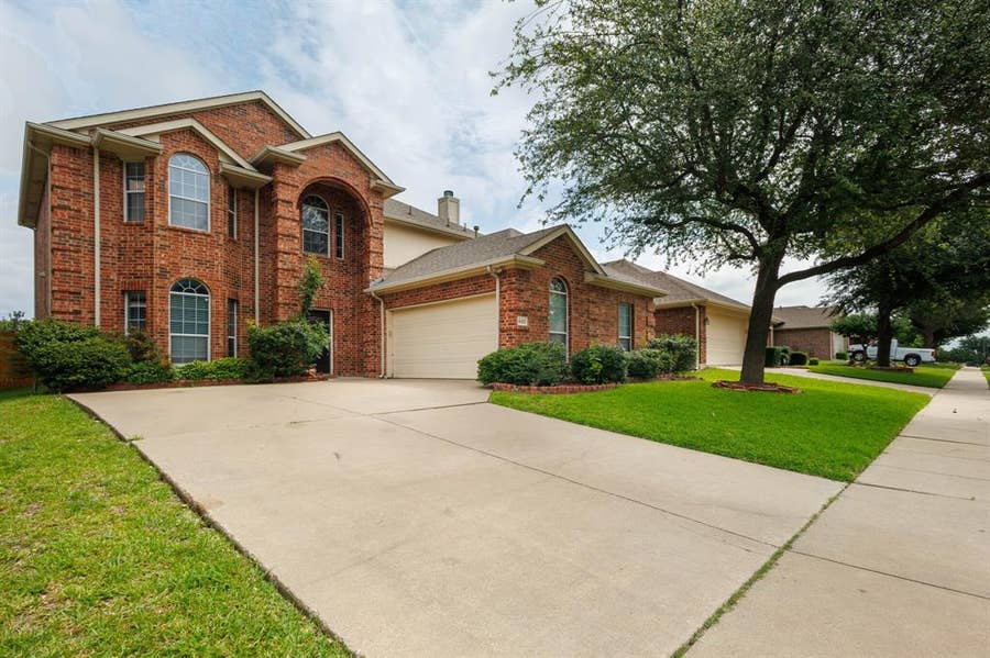 Property photo for 6107 Lakecrest Drive, Sachse, TX