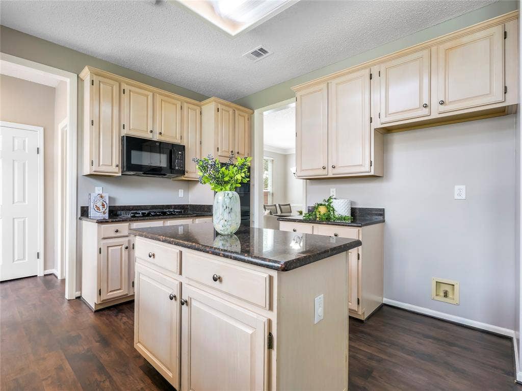 4012 Oxlea Drive, Plano, TX 75024 4012 Oxlea Drive, Plano, TX 75024