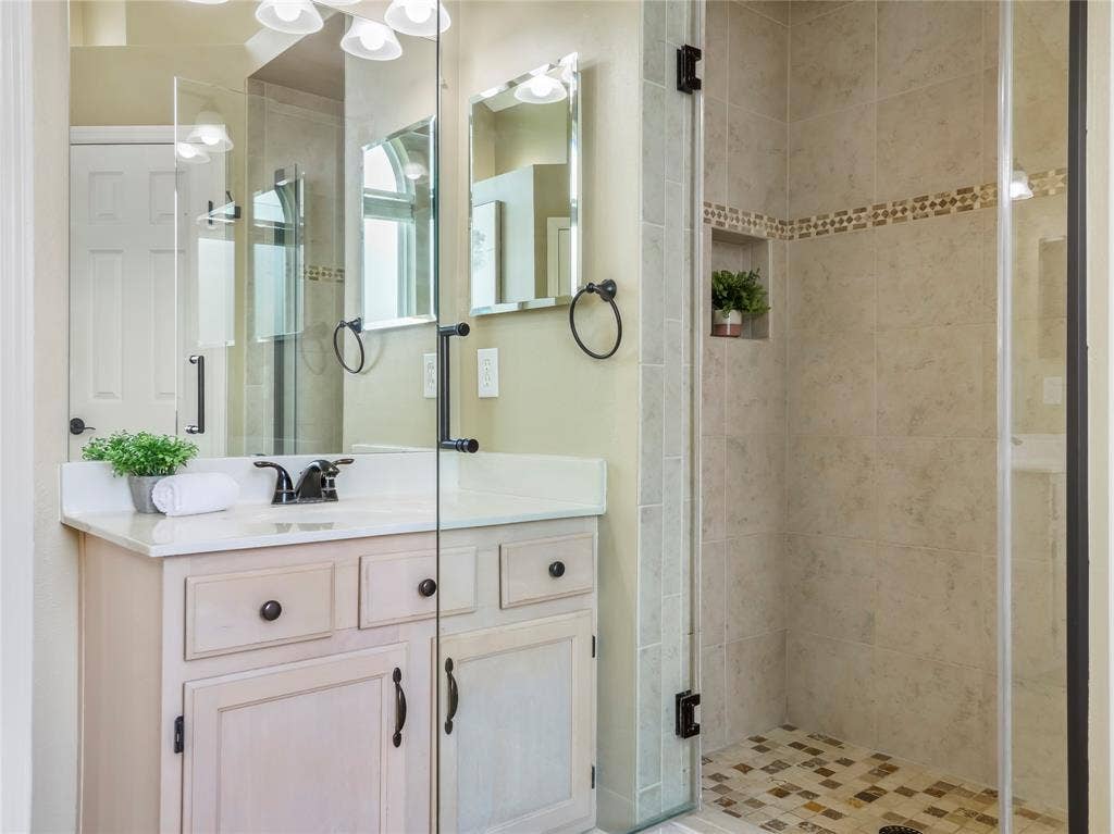 4012 Oxlea Drive, Plano, TX 75024 4012 Oxlea Drive, Plano, TX 75024
