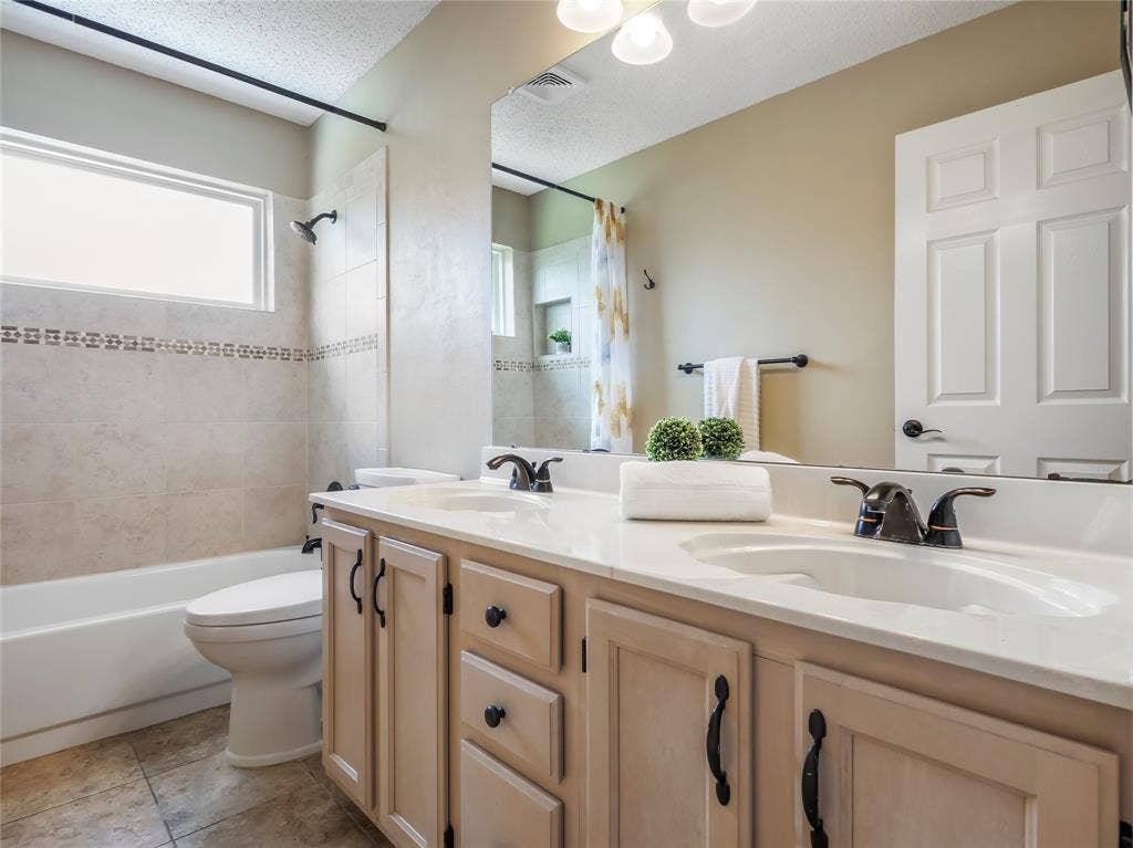 4012 Oxlea Drive, Plano, TX 75024 4012 Oxlea Drive, Plano, TX 75024