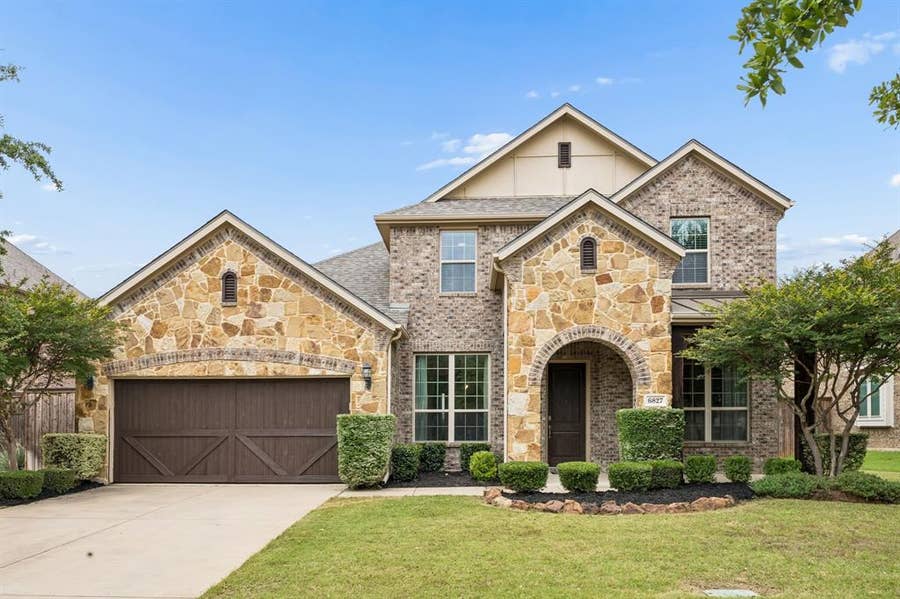 Property photo for 6827 Sunshade Lane, Dallas, TX