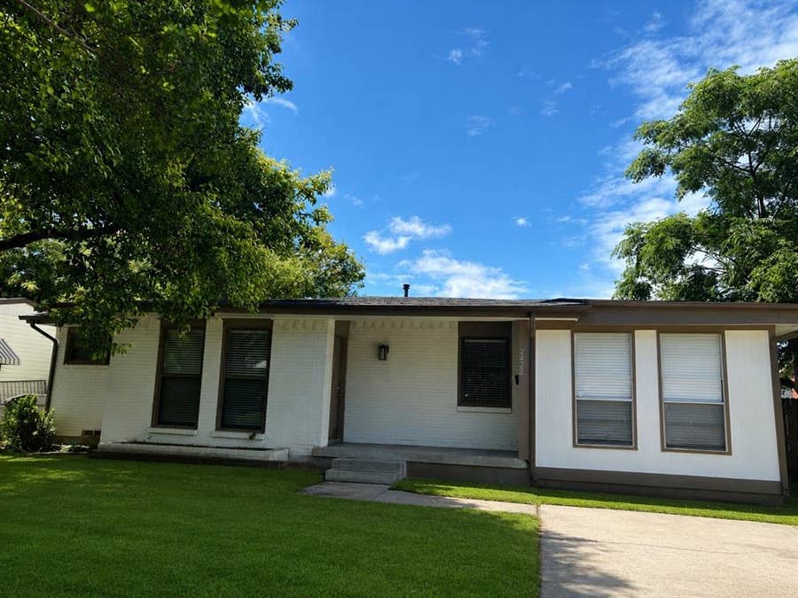 Property photo for 2428 Klondike Drive, Dallas, TX