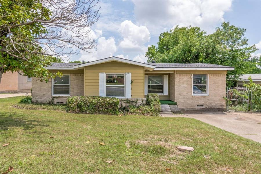 Property photo for 1112 E Ann Arbor Avenue, Dallas, TX