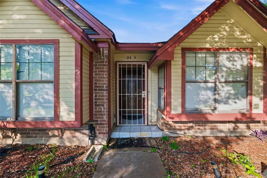Property photo for 10464 Woodleaf Drive, Dallas, TX