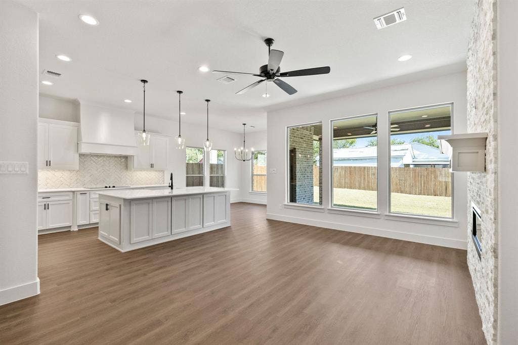 902 Boston Lane, River Oaks, TX 76114 902 Boston Lane, River Oaks, TX 76114