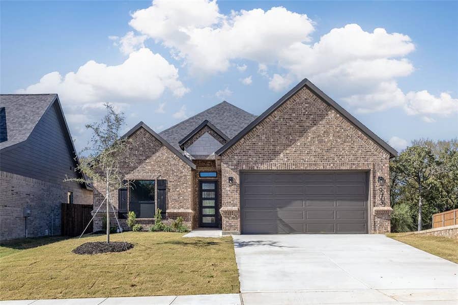 Property photo for 903 Boston Lane, River Oaks, TX