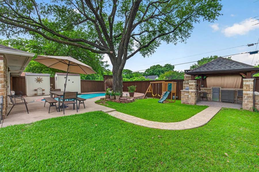 Property photo for 527 Falling Leaves Drive, Duncanville, TX