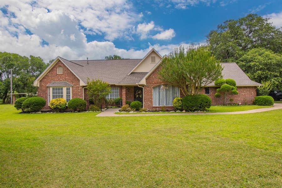 Property photo for 550 CREEK Road, Lorena, TX