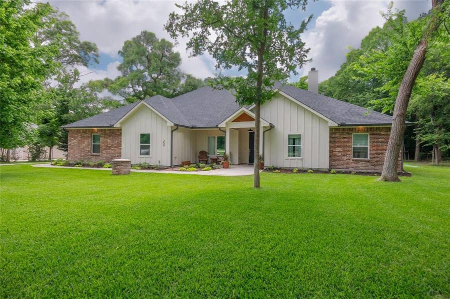 Property photo for 354 Glade Valley, Azle, TX