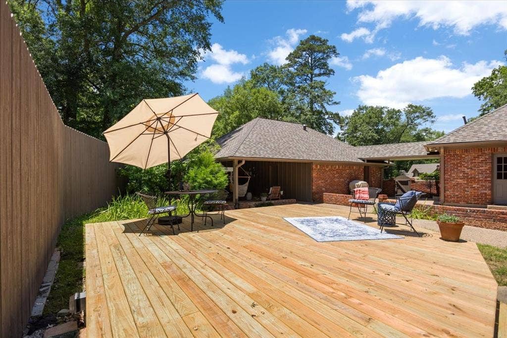5911 Foxcroft Road, Tyler, TX 75703 5911 Foxcroft Road, Tyler, TX 75703