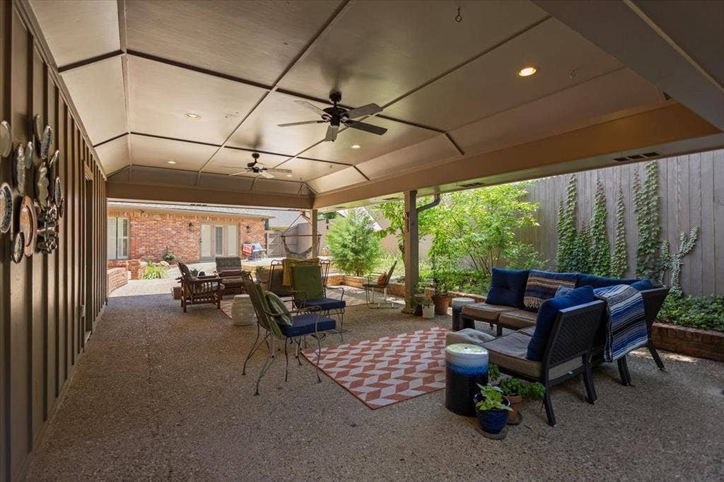 5911 Foxcroft Road, Tyler, TX 75703 5911 Foxcroft Road, Tyler, TX 75703