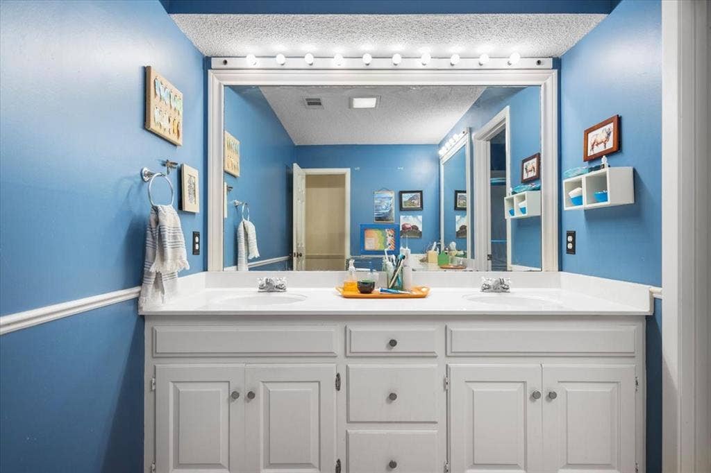 5911 Foxcroft Road, Tyler, TX 75703 5911 Foxcroft Road, Tyler, TX 75703