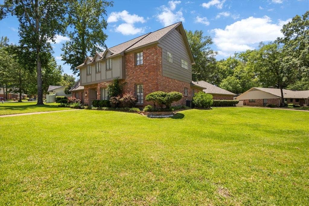5911 Foxcroft Road, Tyler, TX 75703 5911 Foxcroft Road, Tyler, TX 75703