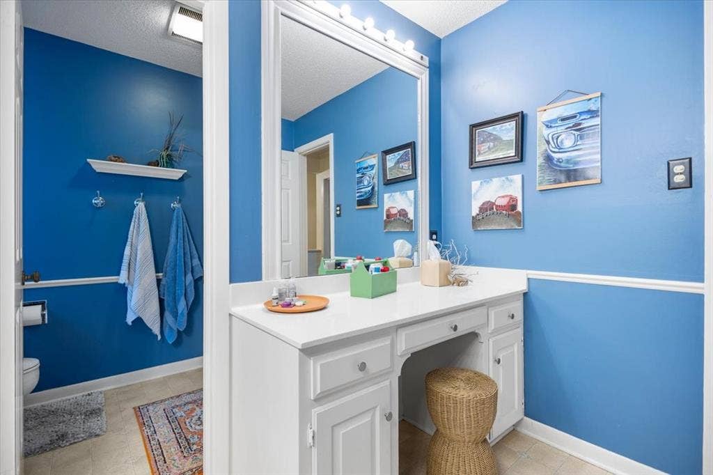 5911 Foxcroft Road, Tyler, TX 75703 5911 Foxcroft Road, Tyler, TX 75703