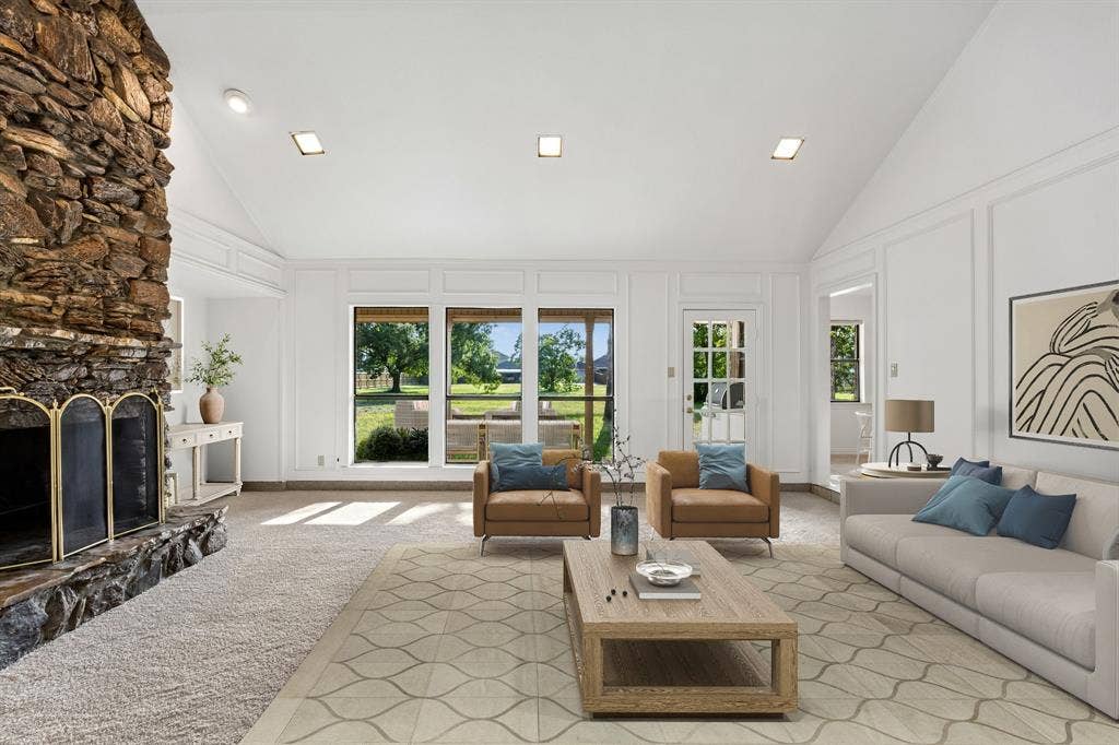 1011 Villa Siete, Mesquite, TX 75181 Spacious living room with vaulted ceilings