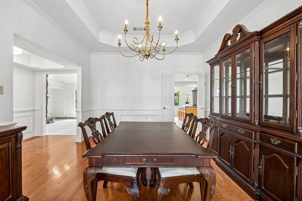 1011 Villa Siete, Mesquite, TX 75181 High ceilings in pretty dining room