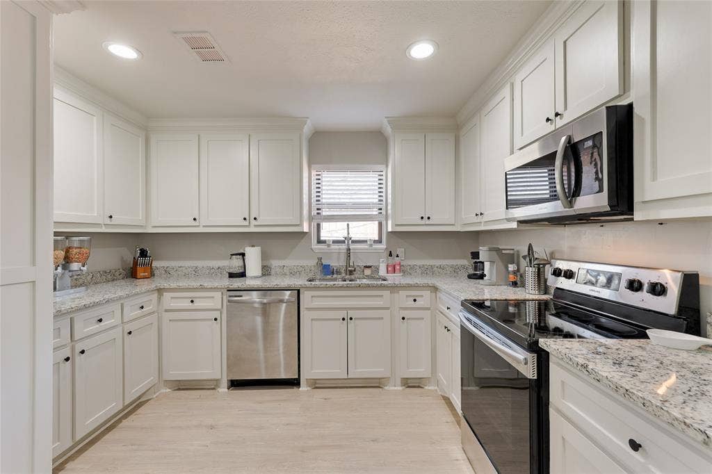 804 Ridgefield Drive, Plano, TX 75075 804 Ridgefield Drive, Plano, TX 75075