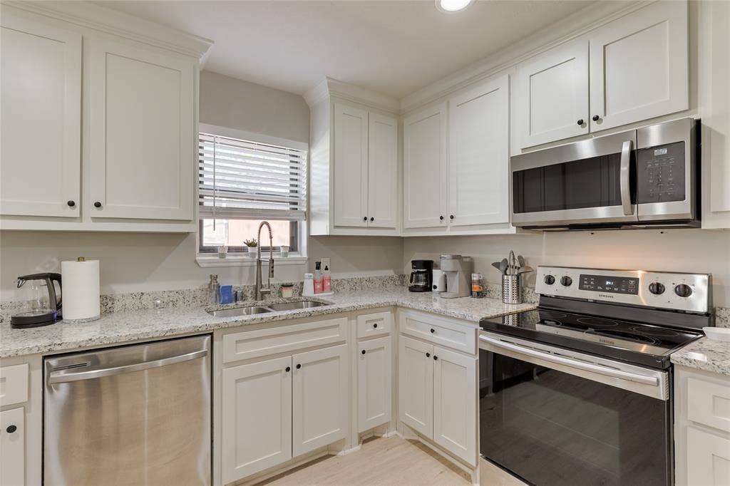 804 Ridgefield Drive, Plano, TX 75075 804 Ridgefield Drive, Plano, TX 75075