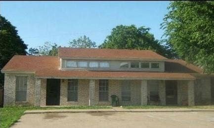 Property photo for 1037 Southmoor Drive, Arlington, TX