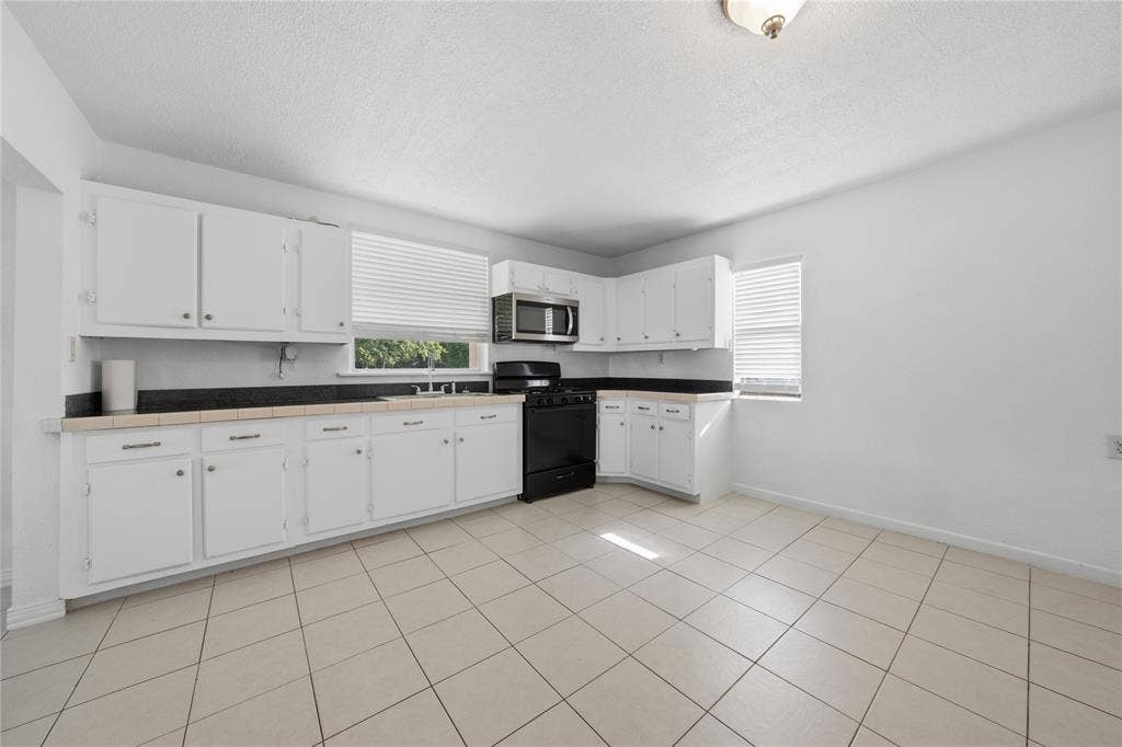28008 W Oak Ridge Road, Kemp, TX 75143 28008 W Oak Ridge Road, Kemp, TX 75143