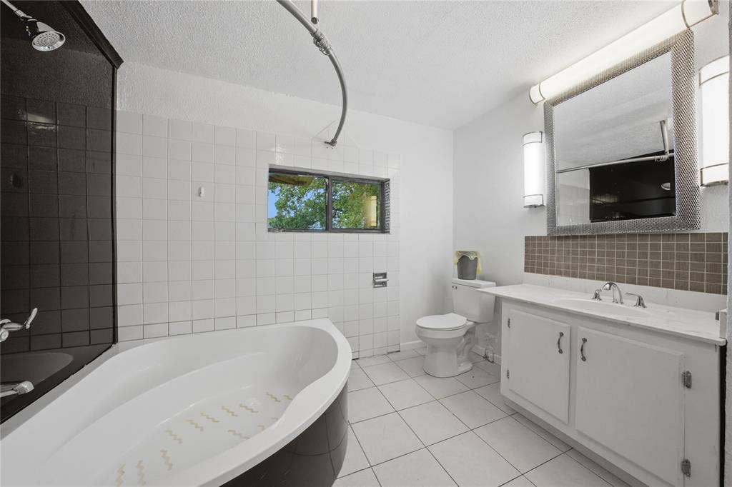 28008 W Oak Ridge Road, Kemp, TX 75143 28008 W Oak Ridge Road, Kemp, TX 75143