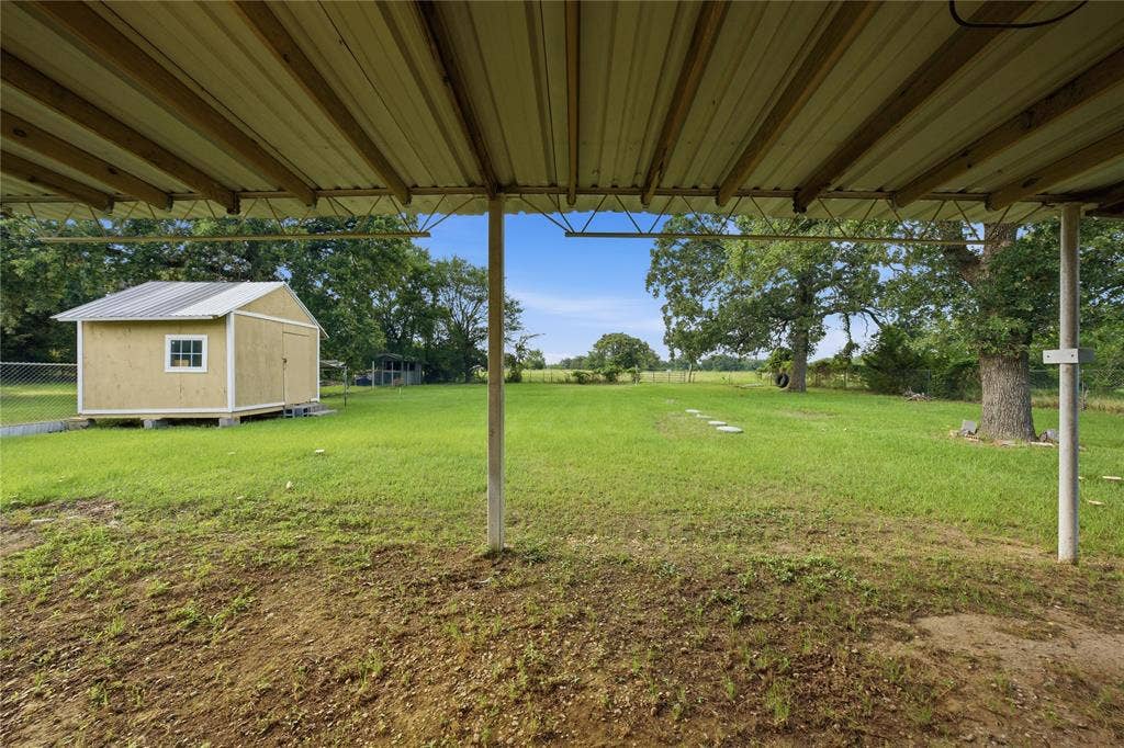 28008 W Oak Ridge Road, Kemp, TX 75143 Carport & shed
