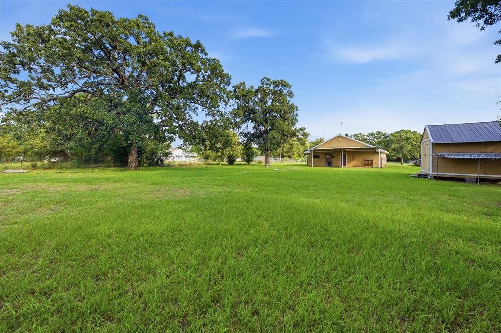 28008 W Oak Ridge Road, Kemp, TX 75143 Large 0.58 acre lot!