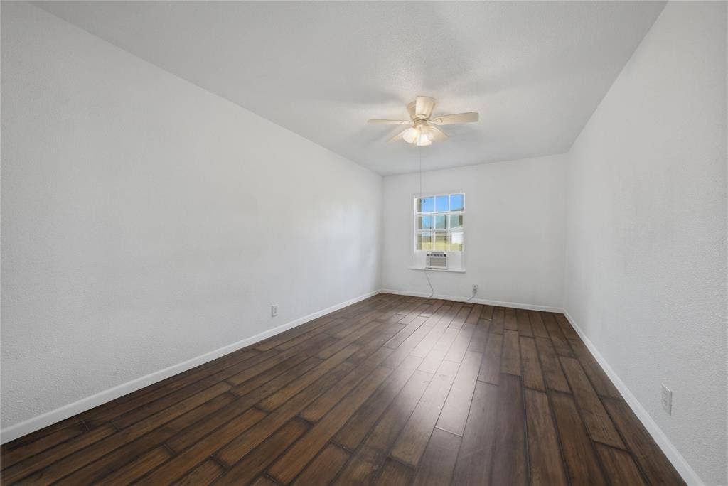 28008 W Oak Ridge Road, Kemp, TX 75143 28008 W Oak Ridge Road, Kemp, TX 75143