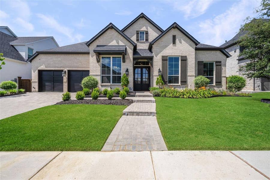 Property photo for 15849 Peppertree Road, Frisco, TX