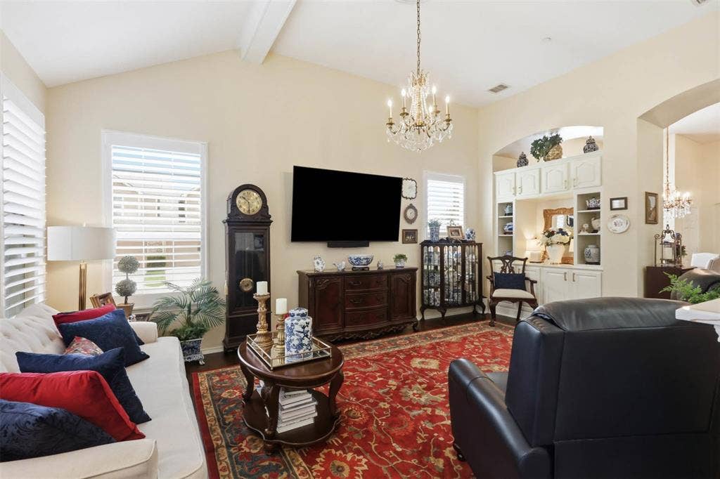 9825 Spire Lane, Plano, TX 75025 9825 Spire Lane, Plano, TX 75025