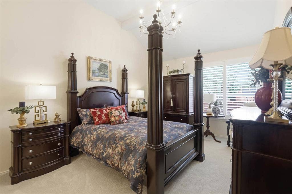 9825 Spire Lane, Plano, TX 75025 9825 Spire Lane, Plano, TX 75025