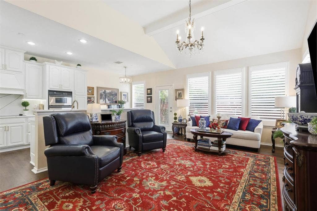 9825 Spire Lane, Plano, TX 75025 9825 Spire Lane, Plano, TX 75025