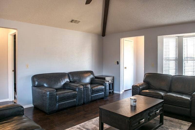 1100 Wimbledon Lane, Plano, TX 75075 1100 Wimbledon Lane, Plano, TX 75075