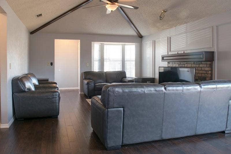 1100 Wimbledon Lane, Plano, TX 75075 1100 Wimbledon Lane, Plano, TX 75075