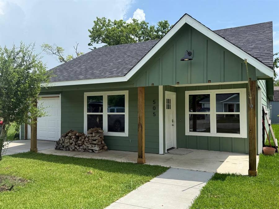 Property photo for 505 Thomas Street, Terrell, TX
