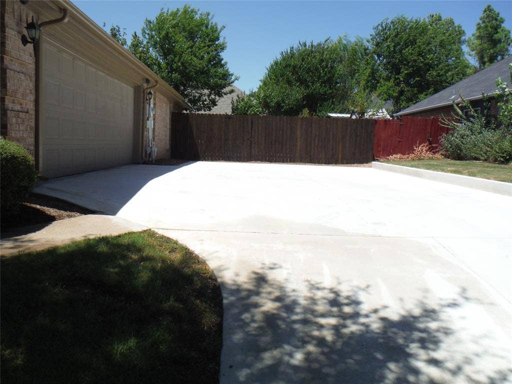 428 Shelby Drive, Burleson, TX 76028 Plenty area for parking
