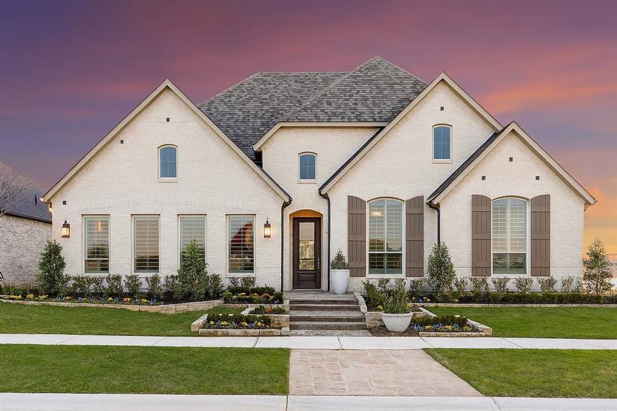 Property photo for 340 Lacy Oak Lane, Waxahachie, TX