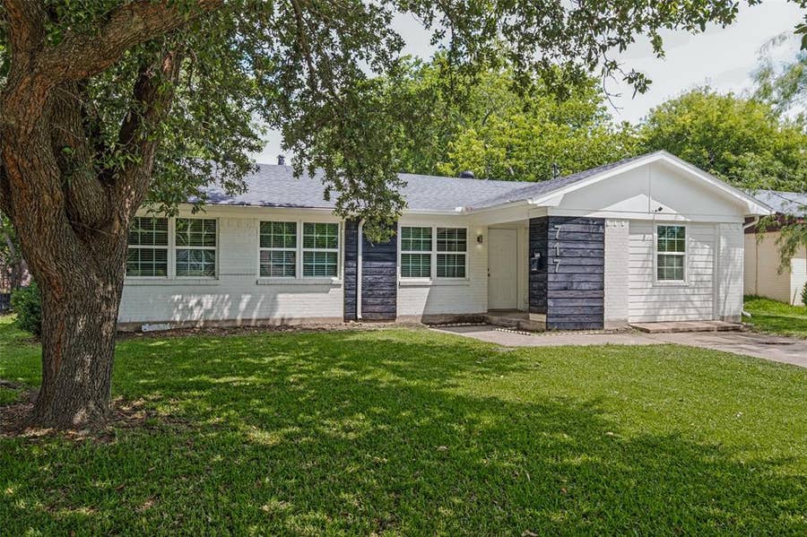 Property photo for 717 Willowbrook Drive, Mesquite, TX