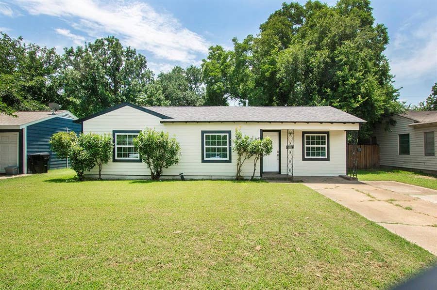 Property photo for 2502 Helmet Street, Irving, TX