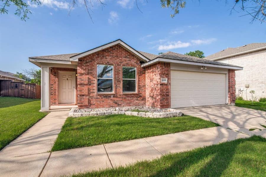 Property photo for 1009 Lowndes Lane, Wylie, TX