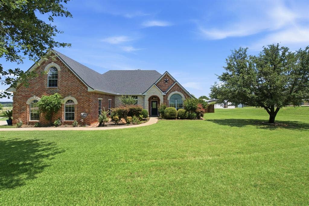 550 Christenberry Road, Springtown, TX 76082 550 Christenberry Road, Springtown, TX 76082