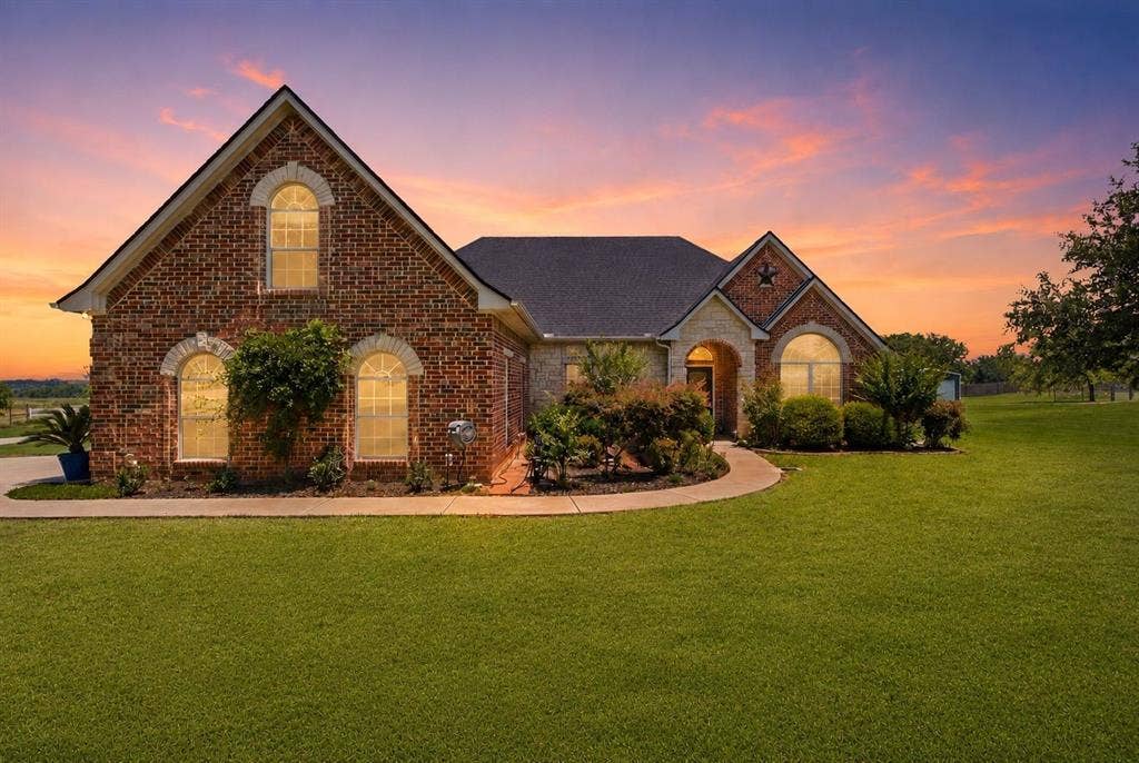 550 Christenberry Road, Springtown, TX 76082 550 Christenberry Road, Springtown, TX 76082