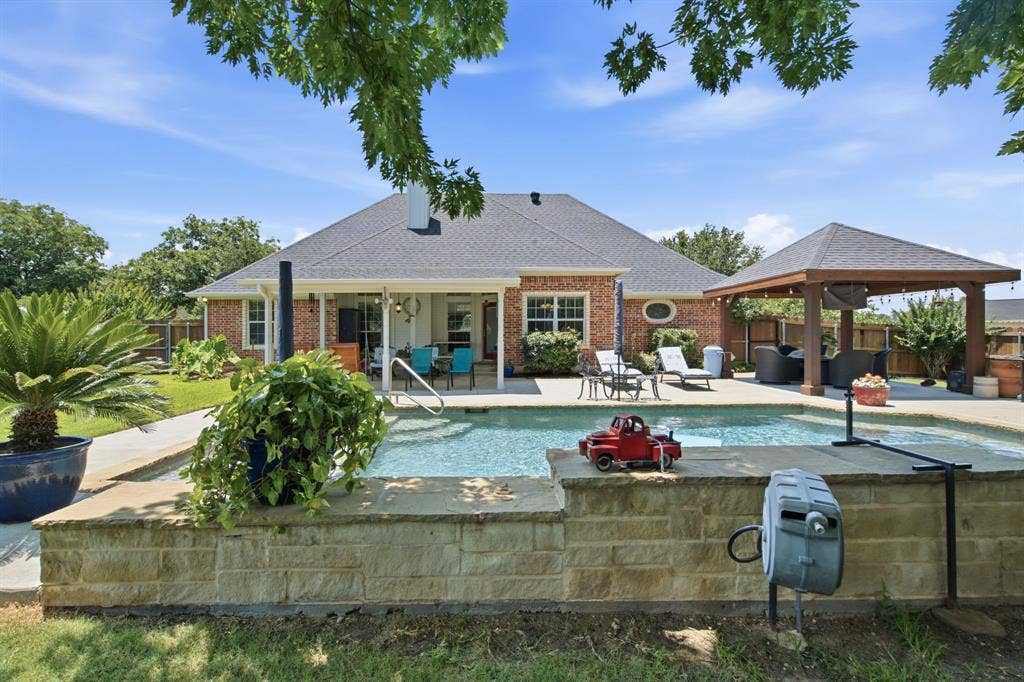 550 Christenberry Road, Springtown, TX 76082 550 Christenberry Road, Springtown, TX 76082