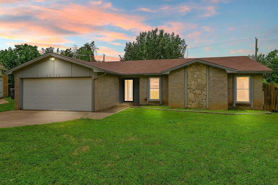 Property photo for 4212 Selina Court, Arlington, TX