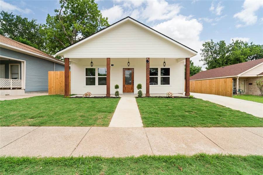Property photo for 1015 Stella Street, Fort Worth, TX