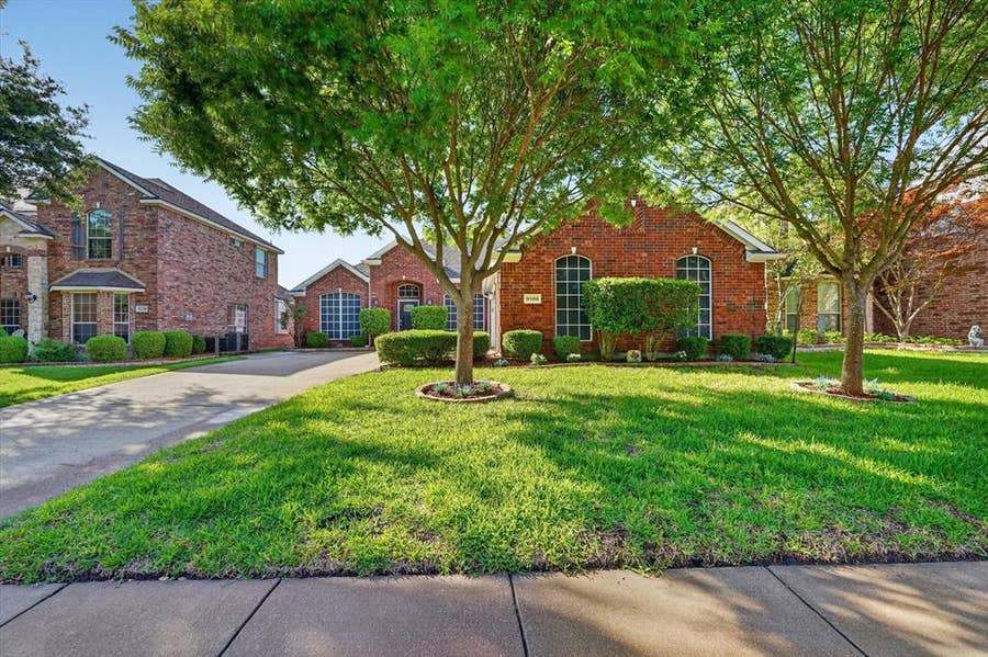 Property photo for 9506 Garrett Drive, Rowlett, TX